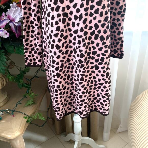 Ann Taylor Giraffe Print Mock Neck Sweater Mini Dress in Pink/Black - Picture 6 of 9